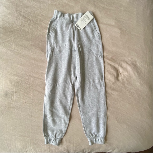 NWT Lululemon Relaxed HR Jogger - Picture 3 of 3
